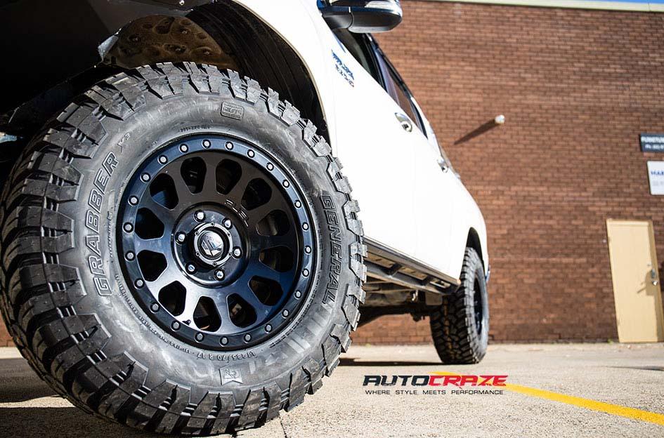 TOYOTA HILUX N80 4WD VECTOR MATTE BLACK